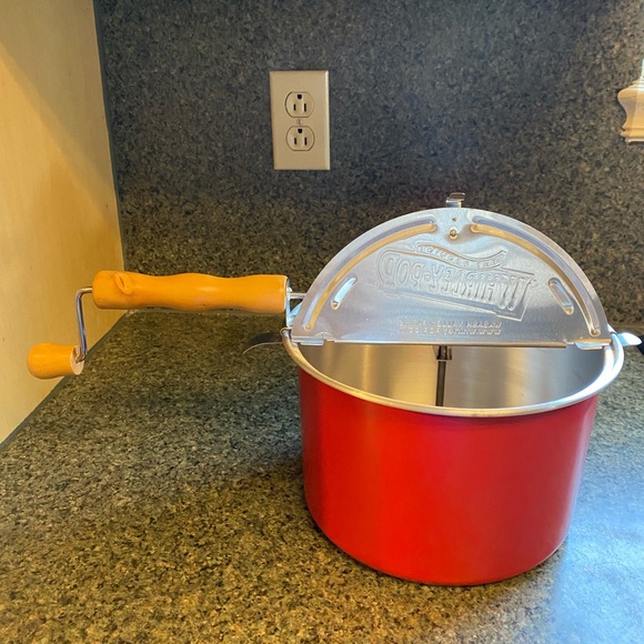 The Genuine Whirley Pop Popcorn Maker- Aluminum Stovetop Popper, Wood Hand Crank - Picture 7 of 13